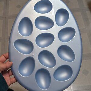 Baby blue egg holder